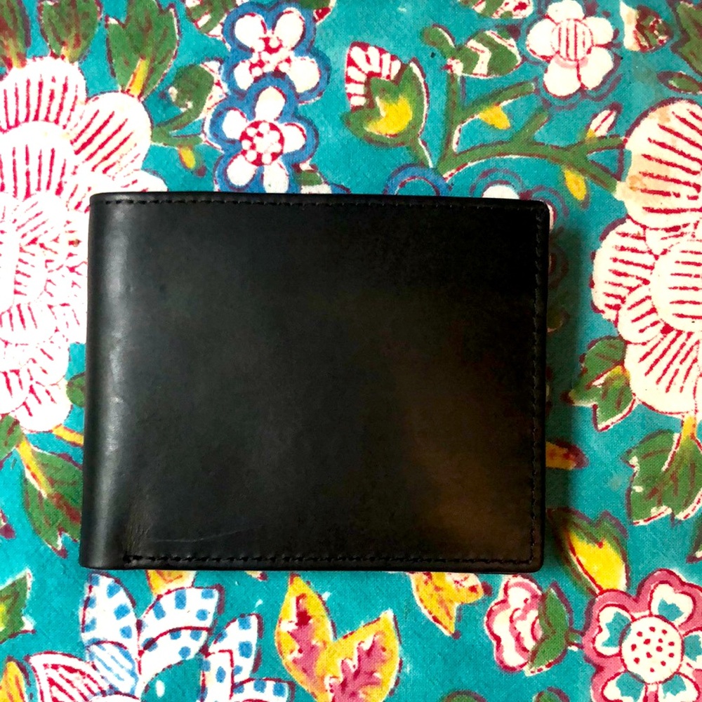 FATHER’S DAY GIFT!! 
Mens Black leather wallet